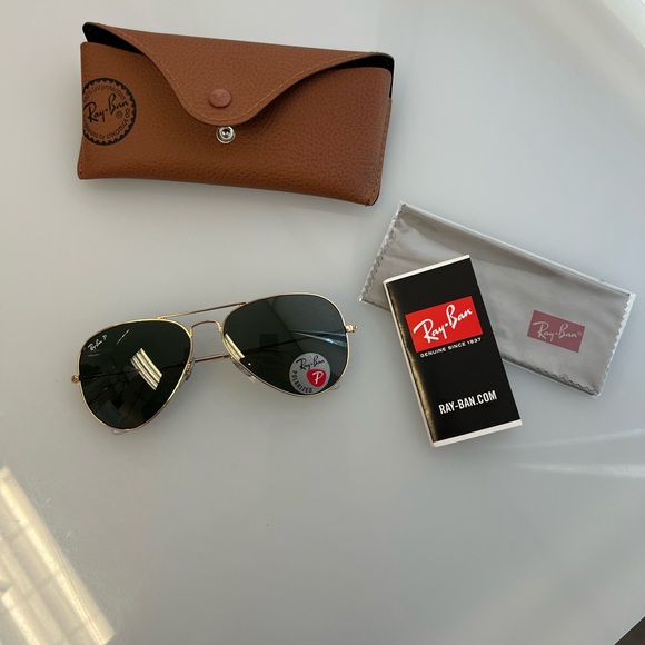 Ray-Ban Gold Aviator Sunglasses with Brown Case - Picture 1 of 4